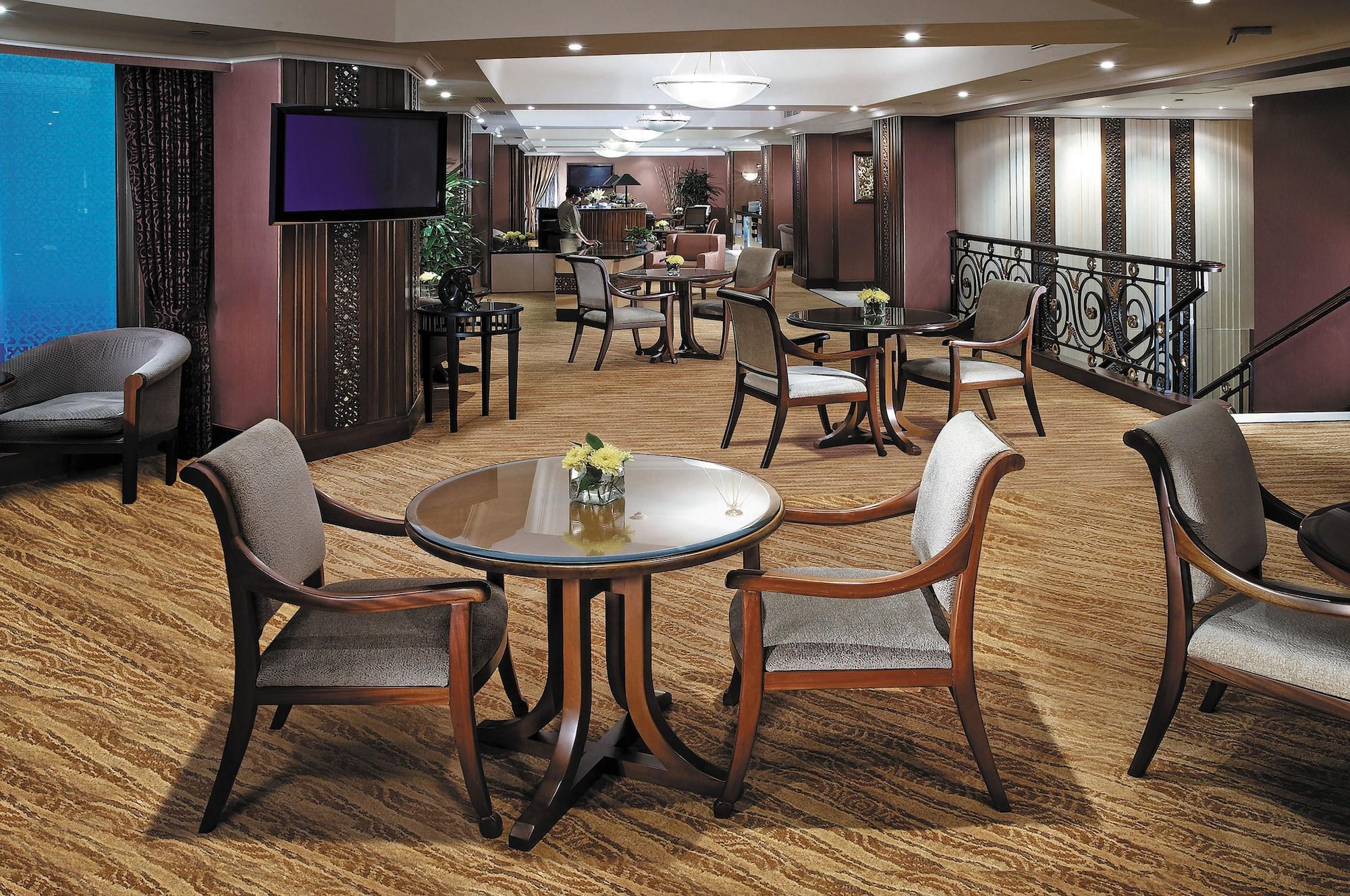 Shangri-la Hotel 5*