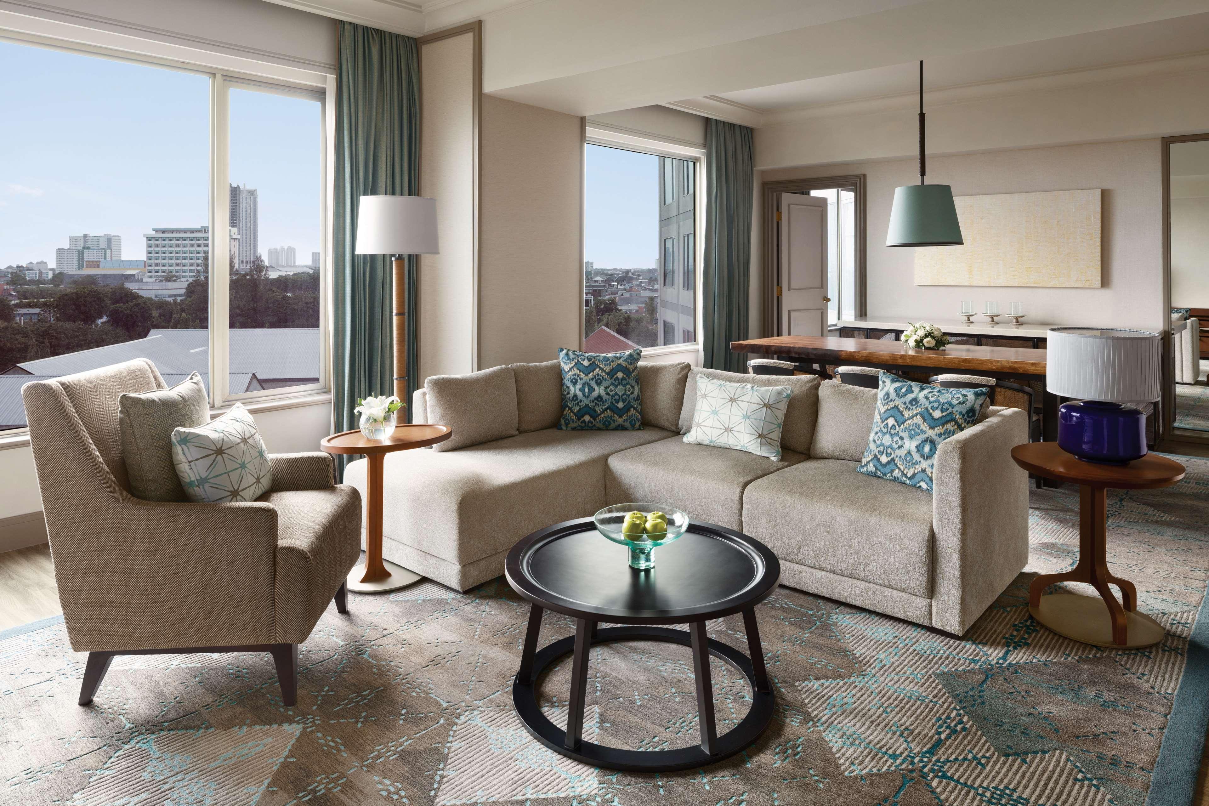 Hotel Shangri-la 5*