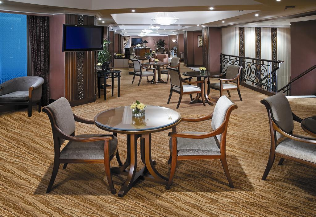 Shangri-la Hotel 5*